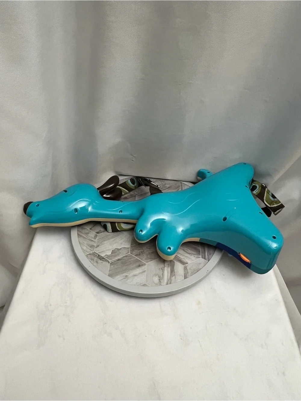 B. Toys Woofer Interactive Hound Dog Guitar Musical Toy Strap Tested Working